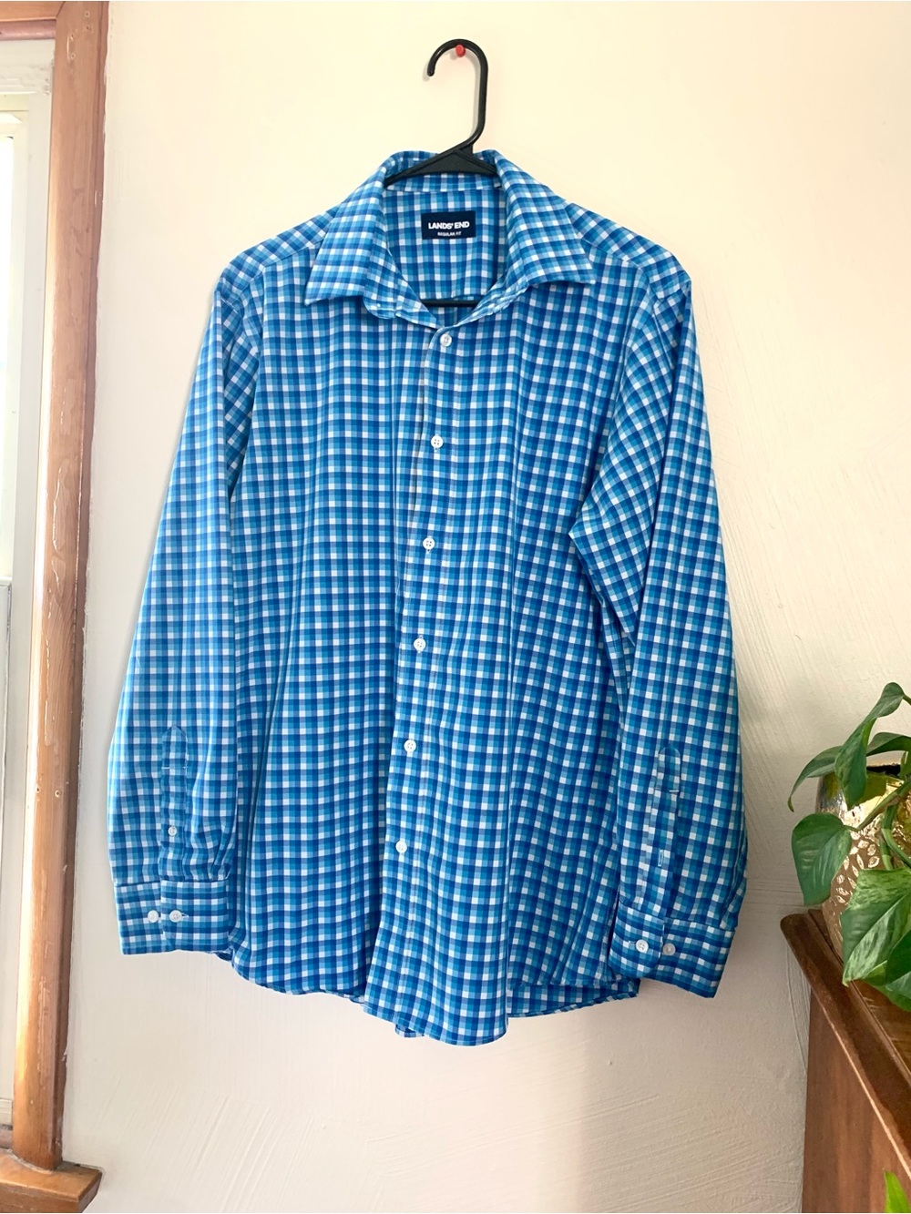 Lands' End Men's Performance Button-Up. Size Large.